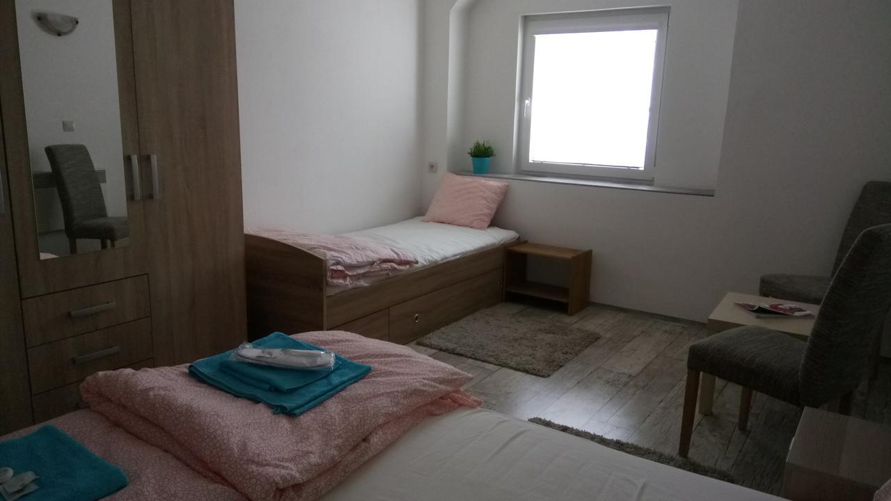 Penzion U Formana Straz nad Nezarkou Exterior foto